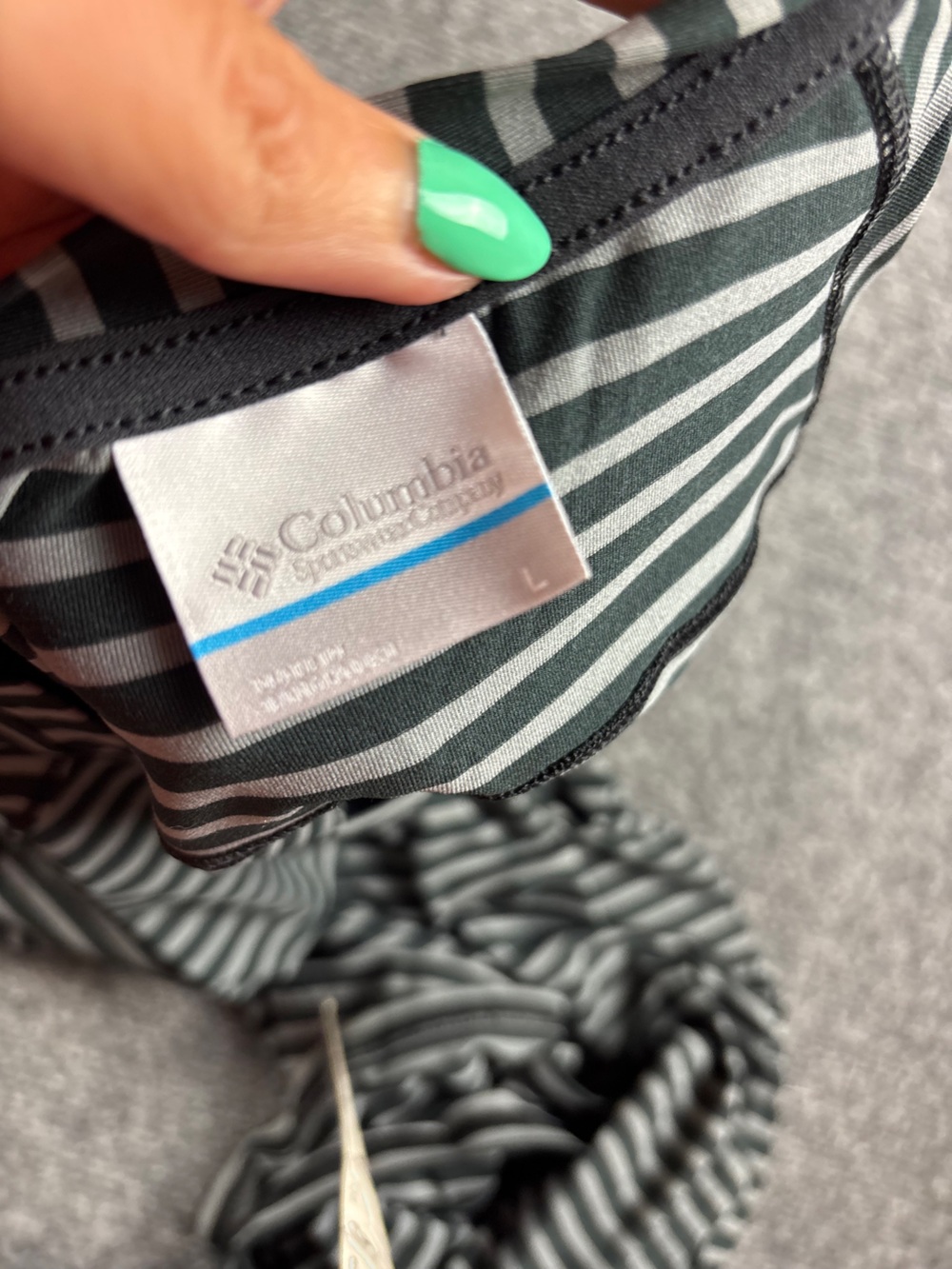 COLUMBIA Women’s Grey/Black stripe Maxi Dress side slits size: Large - Picture 7 of 8